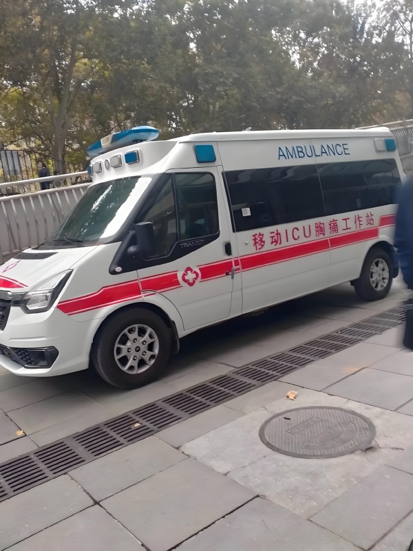 长途跨省救护车出租-出院转院 -24小时急救车服务