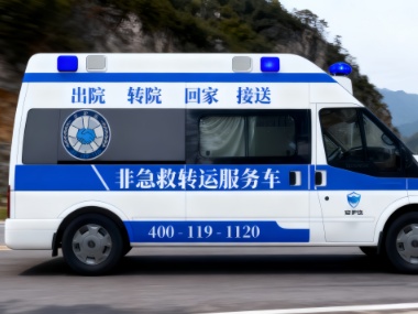 西安救护车转院回家服务，透明收费安心护送——市区800元起，跨省每公里仅7元含过
